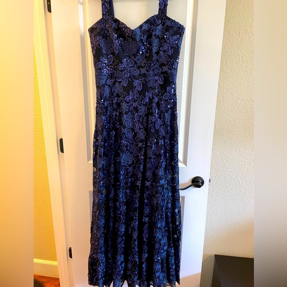 New With Tags Dress the Population gorgeous blue gown XL fits size 14